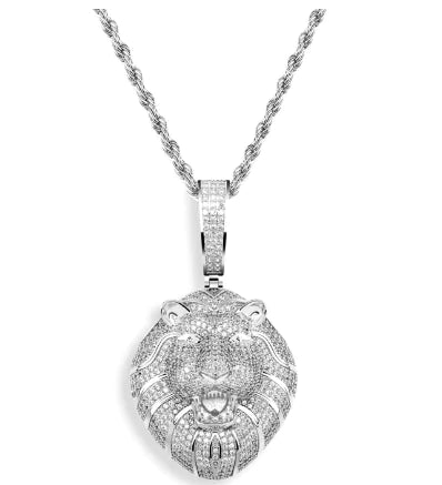 🦁 Colgante de Cabeza de León Completa con Circonita — Poder, Estilo y Lujo Urbano