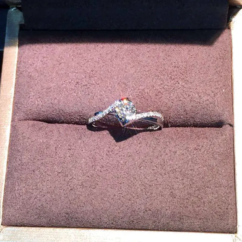 Персонализированное женское кольцо с бриллиантом из 18-каратного золота, «Поцелуй ангела»