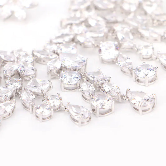 👑 Conjunto de Lujo para Novia — Collar y Pendientes con Borlas Elegantes, Estilo Europeo y Americano