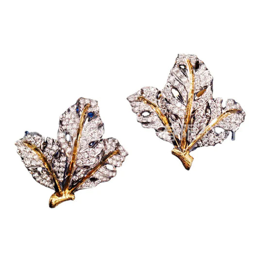 🌸 Double Flower and Leaf Clip Earrings in 18K Gold — Timeless Elegance with Retro Style