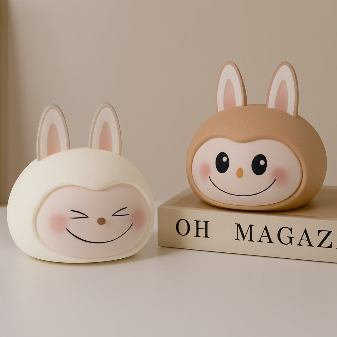 ALBEZON® LABUJOY™ NIGHT – Luz Nocturna Infantil Labubu | Dulces Sueños con Luz y Ternura