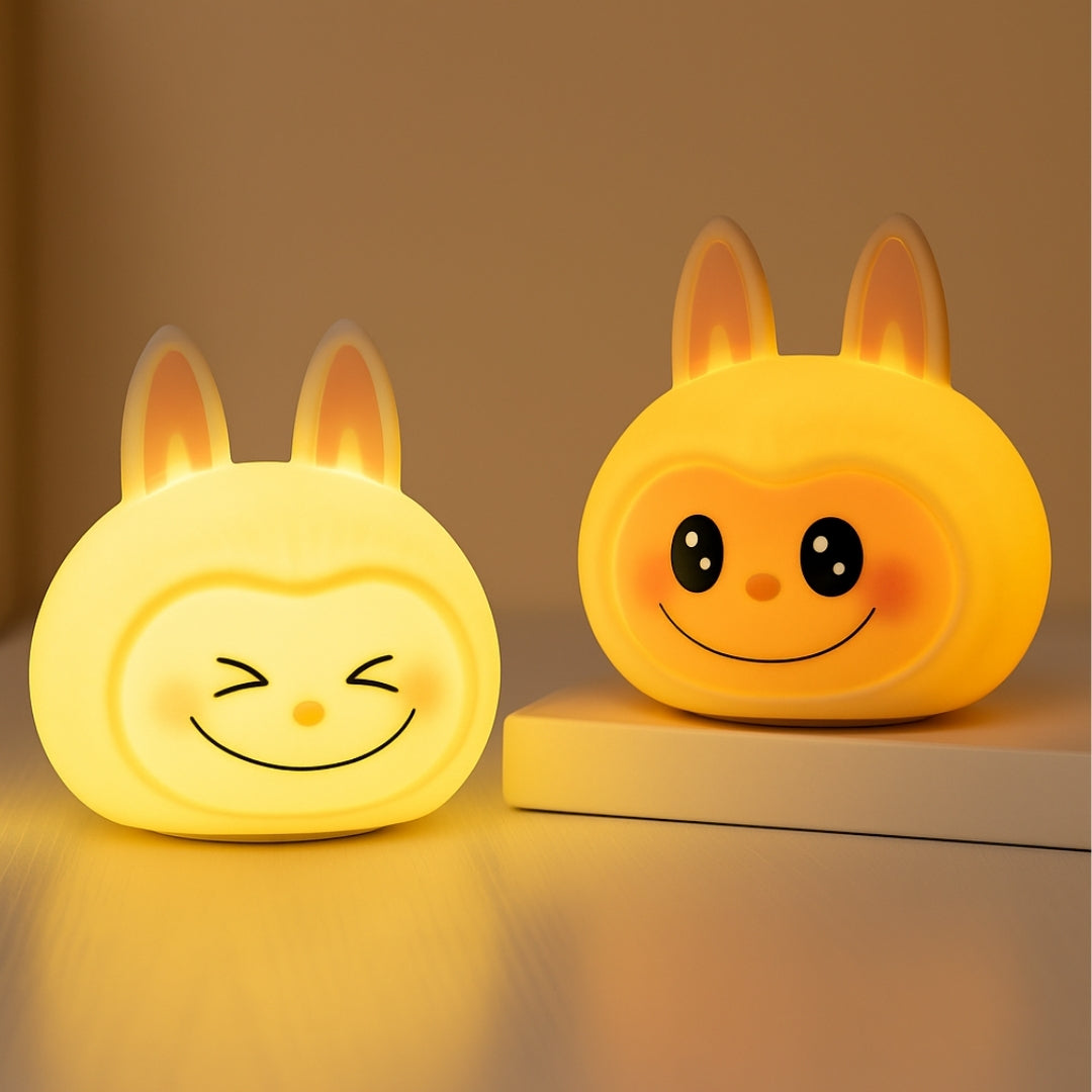 ALBEZON® LABUJOY™ NIGHT – Luz Nocturna Infantil Labubu | Dulces Sueños con Luz y Ternura
